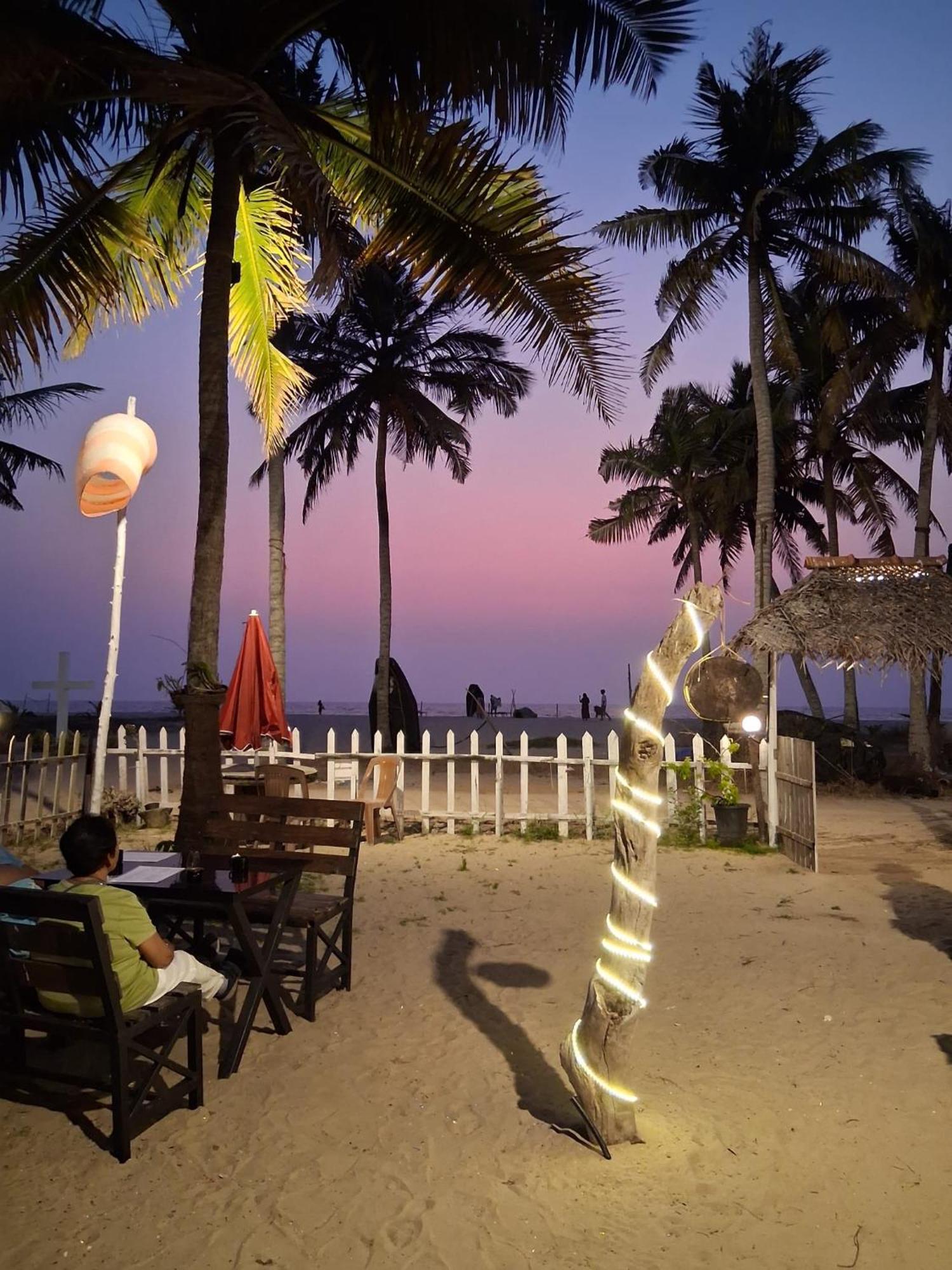 Shoreline Marari Beach Villa At Golden Beach Mararikulam Alappuzha Ngoại thất bức ảnh